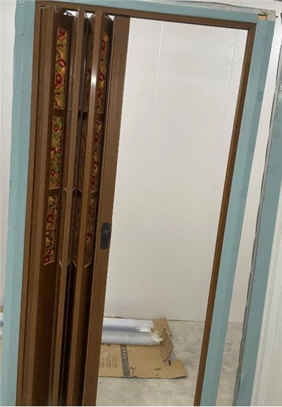 ประตูพับห้องน้ำ PVC